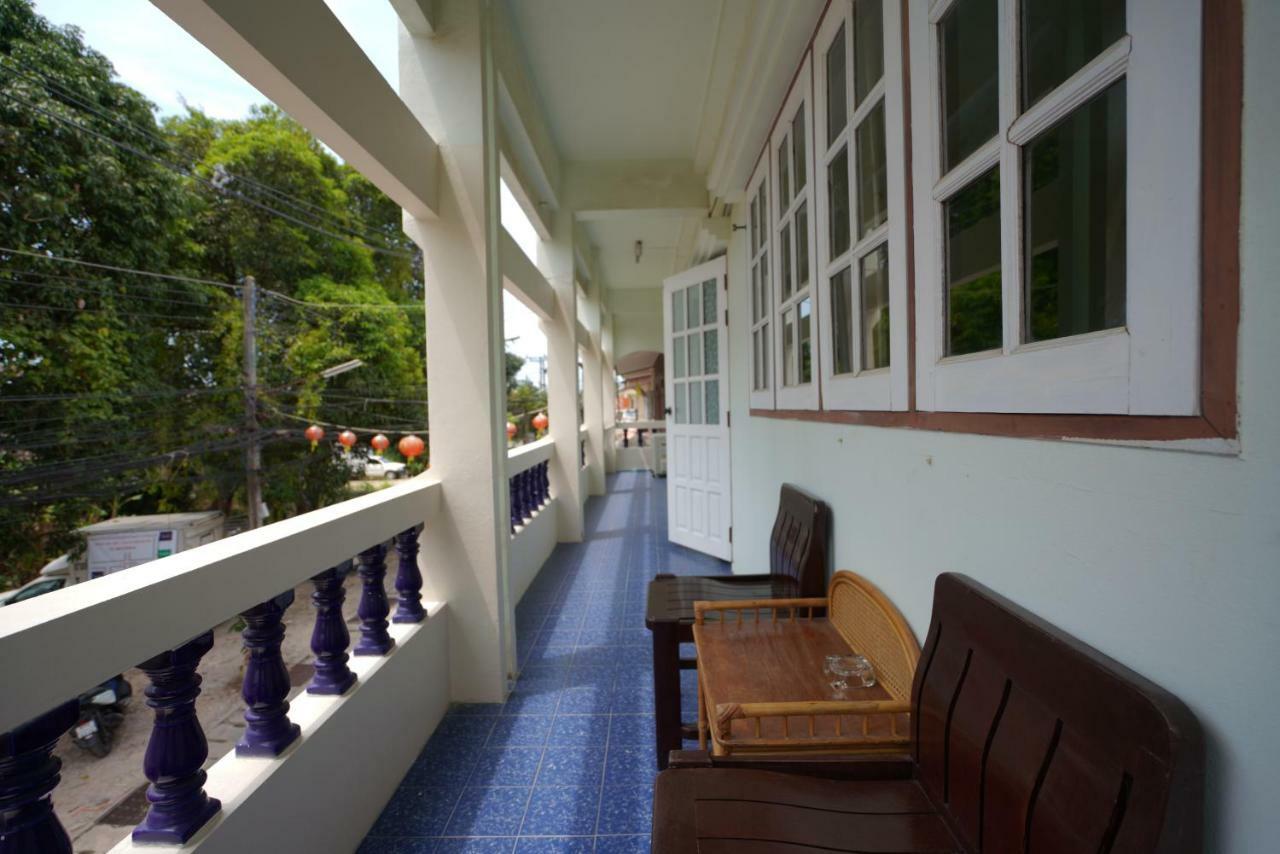 Maenam Lodge Mae Nam Esterno foto